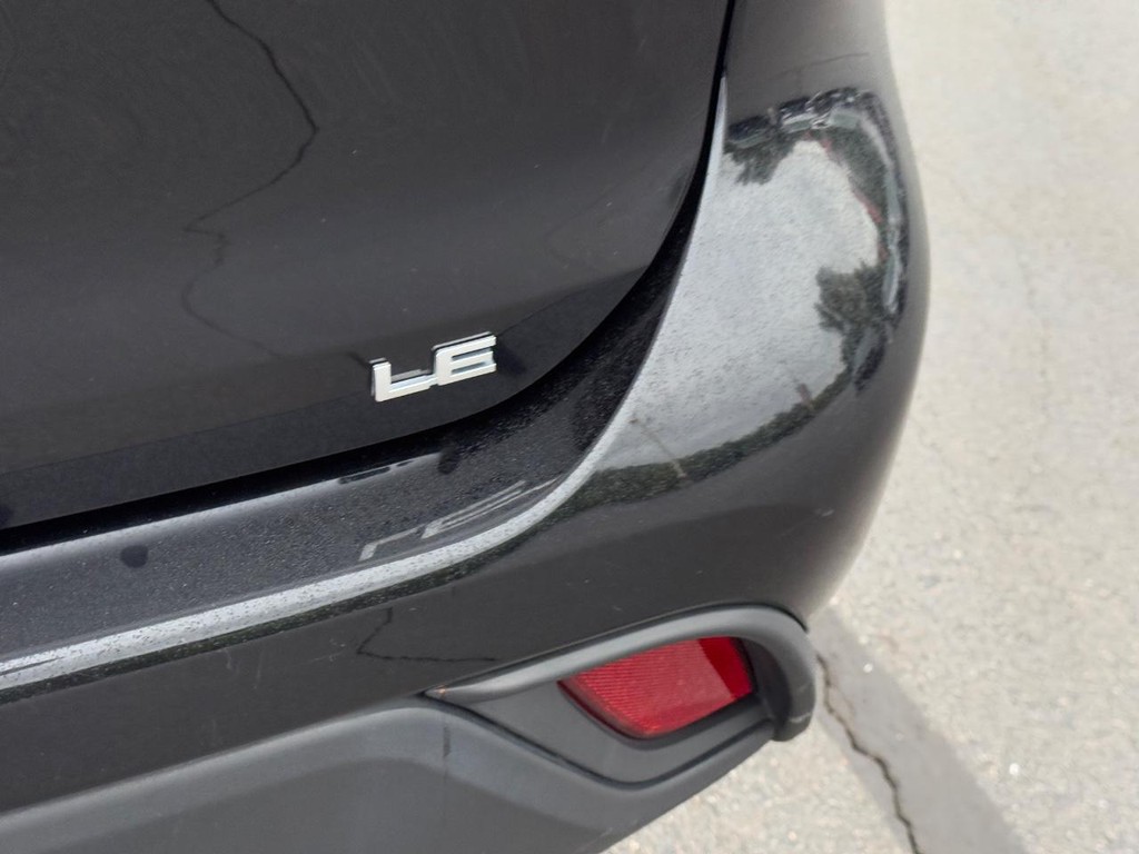 Toyota Highlander Vehicle Image 6