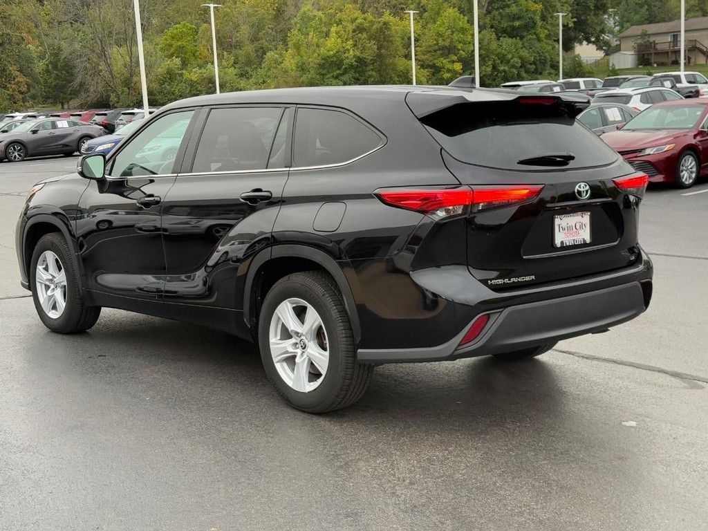 Toyota Highlander Vehicle Image 7