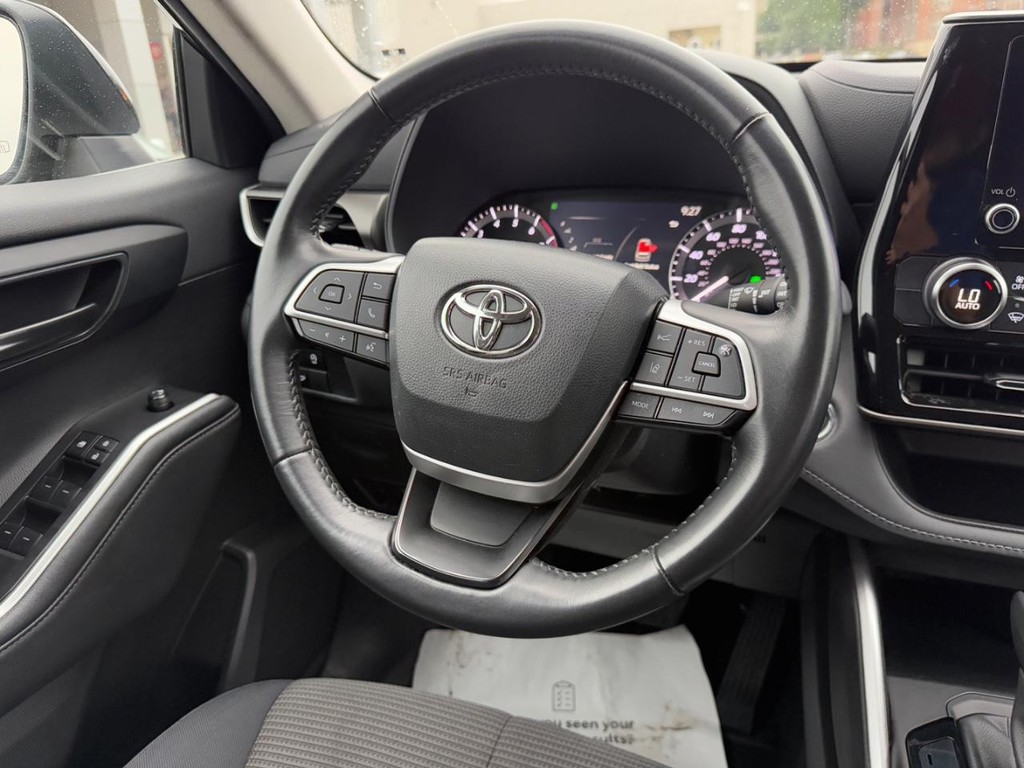 Toyota Highlander Vehicle Image 14
