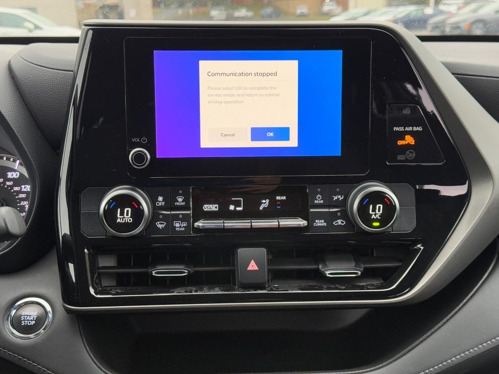 Toyota Highlander Vehicle Image 15