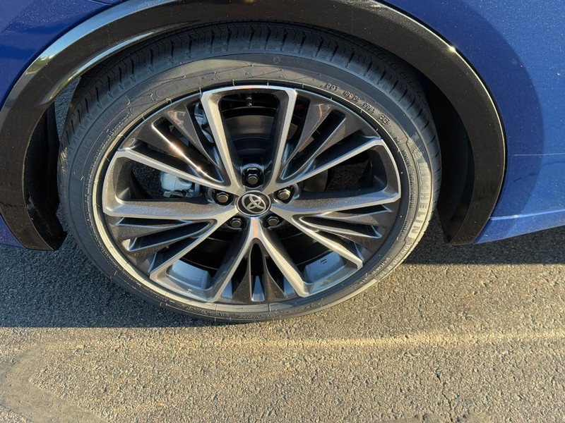 Toyota Prius Vehicle Image 5