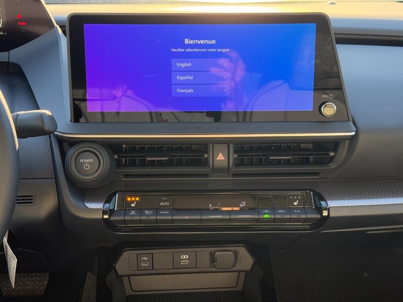 Toyota Prius Vehicle Image 9