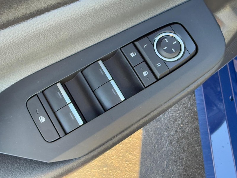 Toyota Prius Vehicle Image 10
