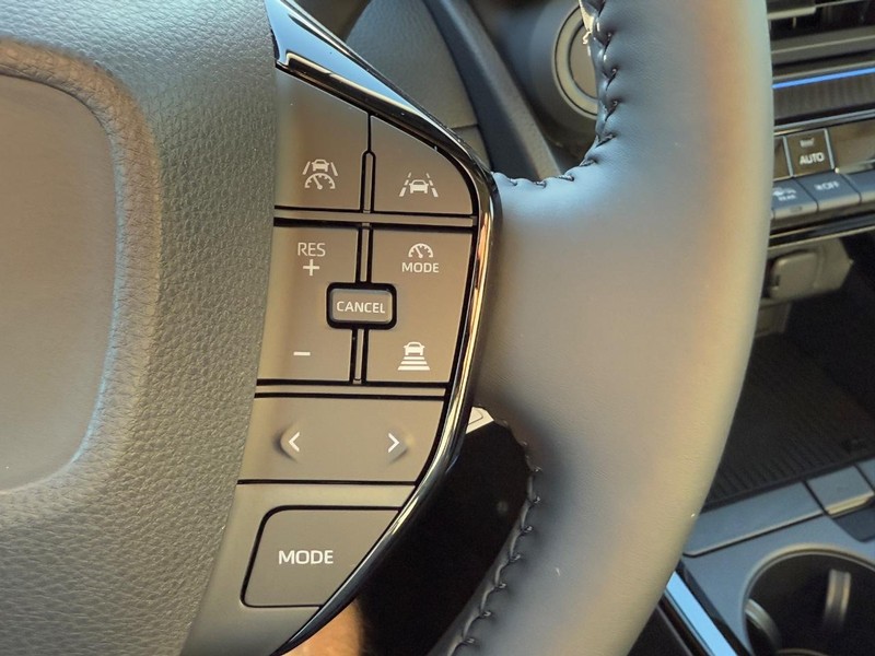 Toyota Prius Vehicle Image 13
