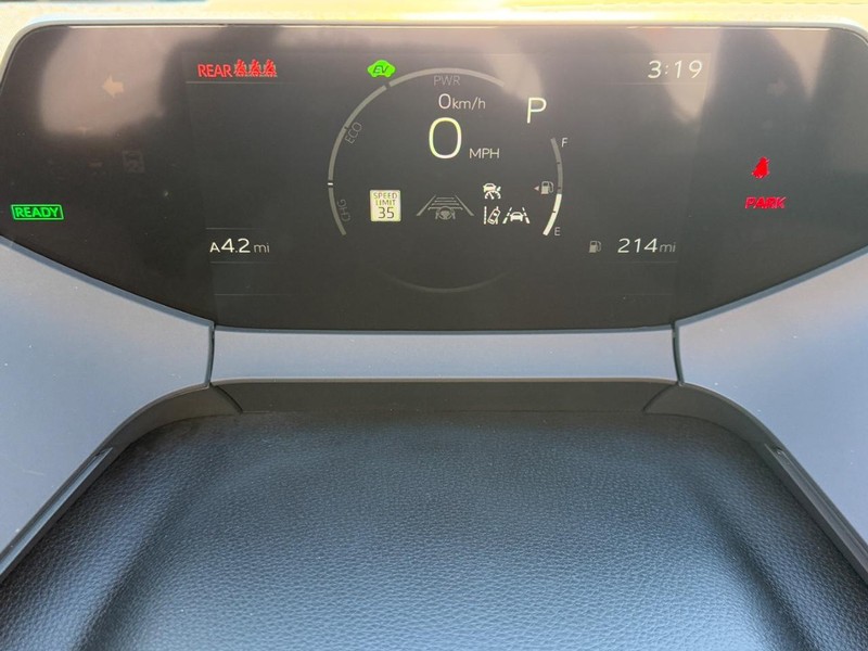 Toyota Prius Vehicle Image 14
