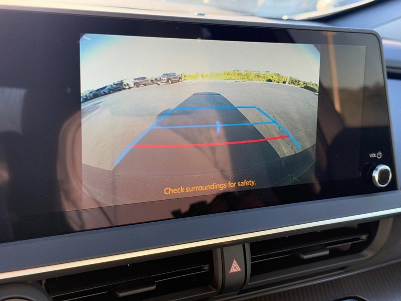 Toyota Prius Vehicle Image 15