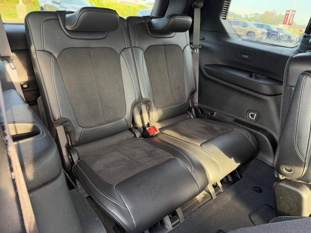 Jeep Grand Cherokee L Vehicle Image 10