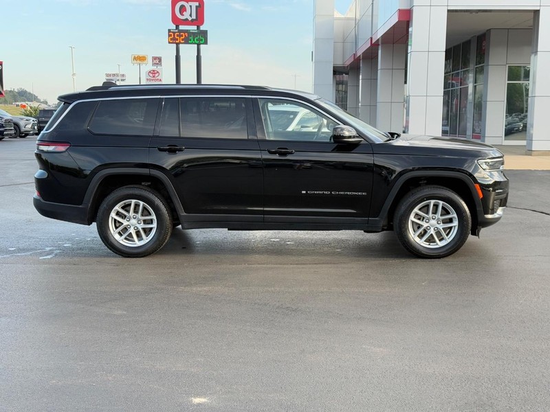 Jeep Grand Cherokee L Vehicle Image 2