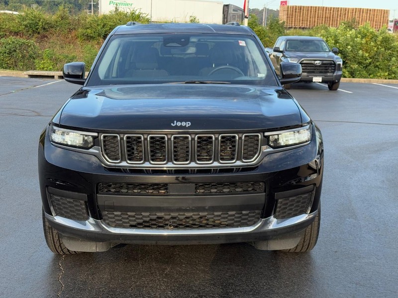 Jeep Grand Cherokee L Vehicle Image 9