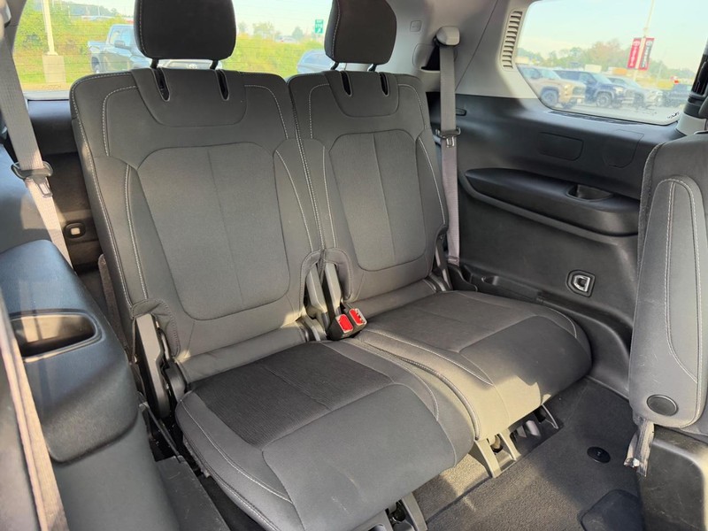 Jeep Grand Cherokee L Vehicle Image 10