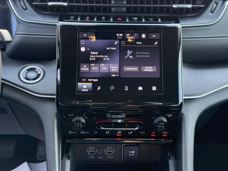 Jeep Grand Cherokee L Vehicle Image 14