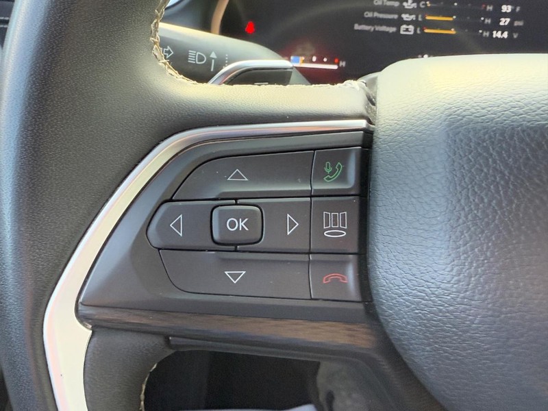 Jeep Grand Cherokee L Vehicle Image 17