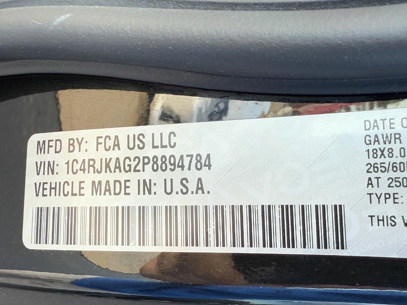 Jeep Grand Cherokee L Vehicle Image 22