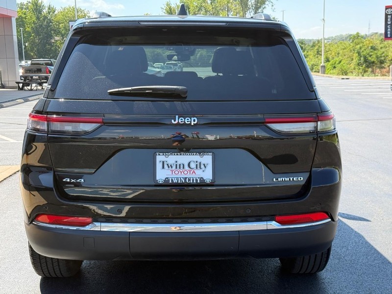 Jeep Grand Cherokee Vehicle Image 5