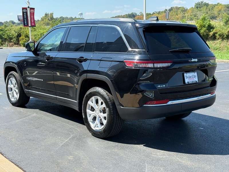 Jeep Grand Cherokee Vehicle Image 7