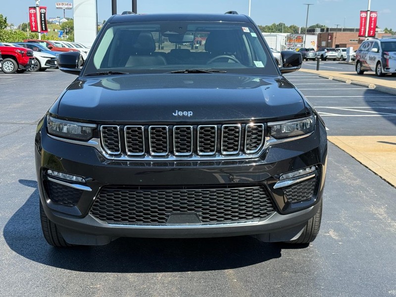 Jeep Grand Cherokee Vehicle Image 10
