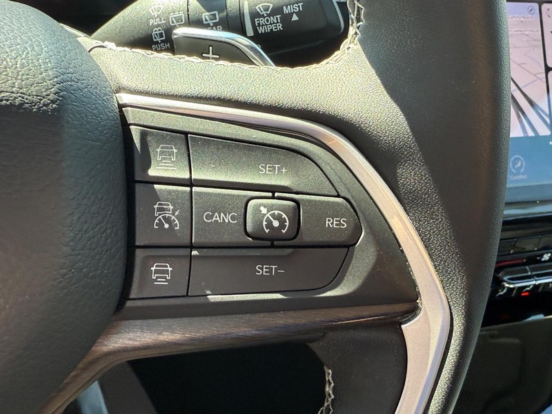 Jeep Grand Cherokee Vehicle Image 19