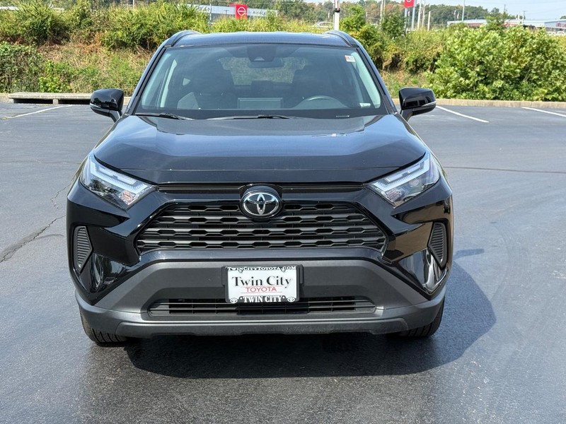Toyota RAV4 Vehicle Image 10