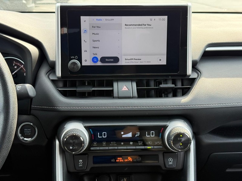 Toyota RAV4 Vehicle Image 14