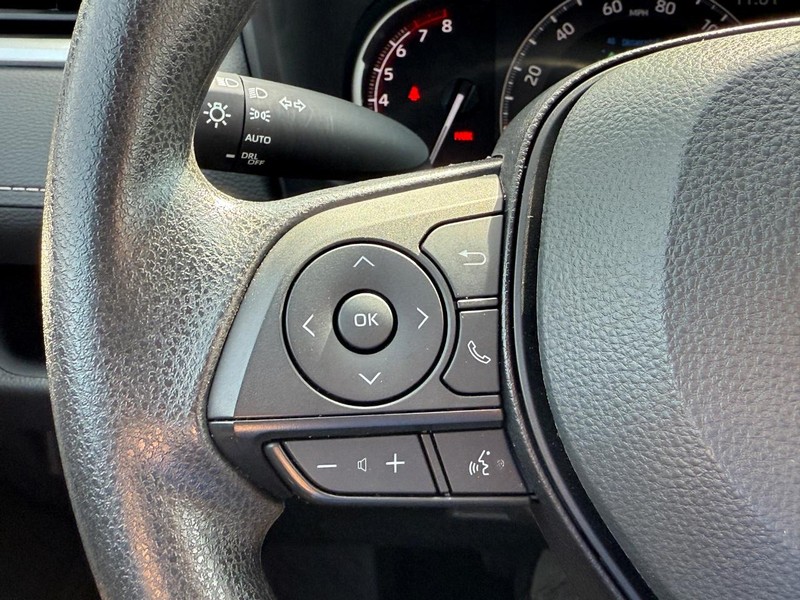 Toyota RAV4 Vehicle Image 17