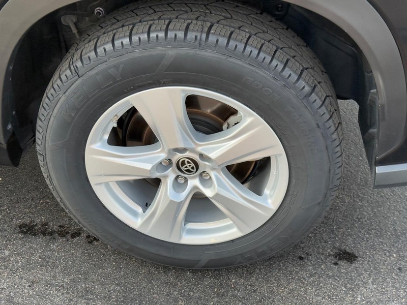 Toyota Highlander Vehicle Image 8
