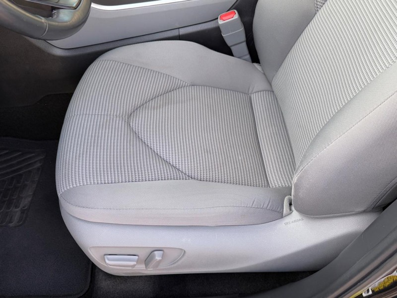 Toyota Highlander Vehicle Image 17
