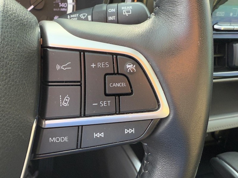 Toyota Highlander Vehicle Image 19