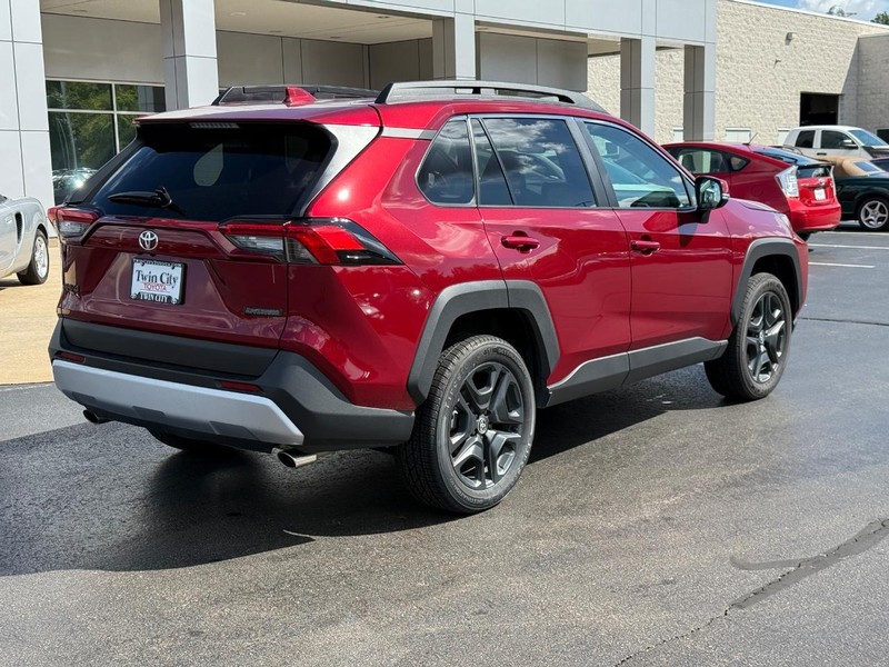 Toyota RAV4 Vehicle Image 3