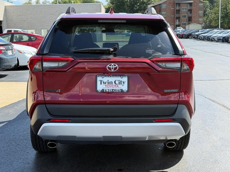 Toyota RAV4 Vehicle Image 5