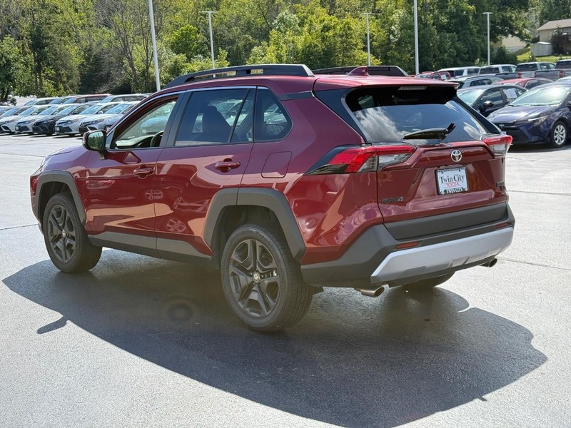 Toyota RAV4 Vehicle Image 7