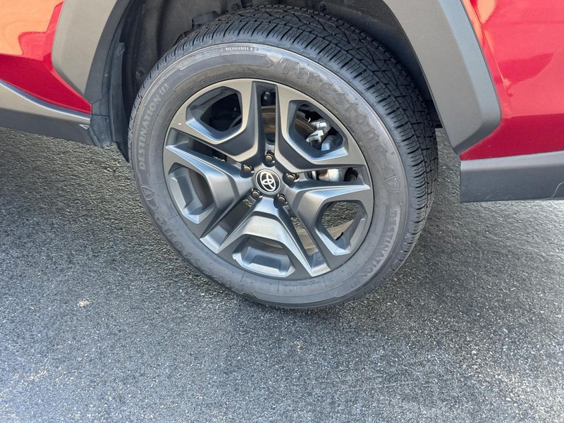 Toyota RAV4 Vehicle Image 8