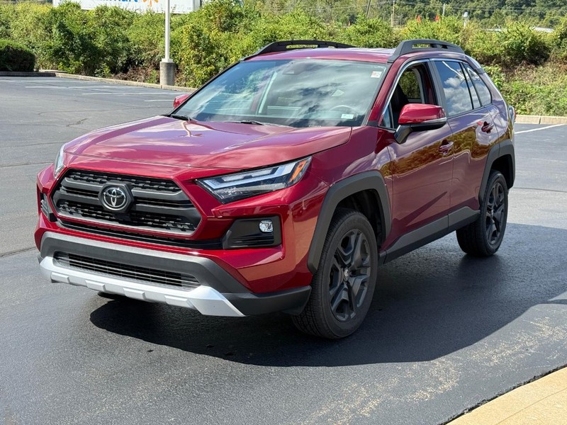 Toyota RAV4 Vehicle Image 9