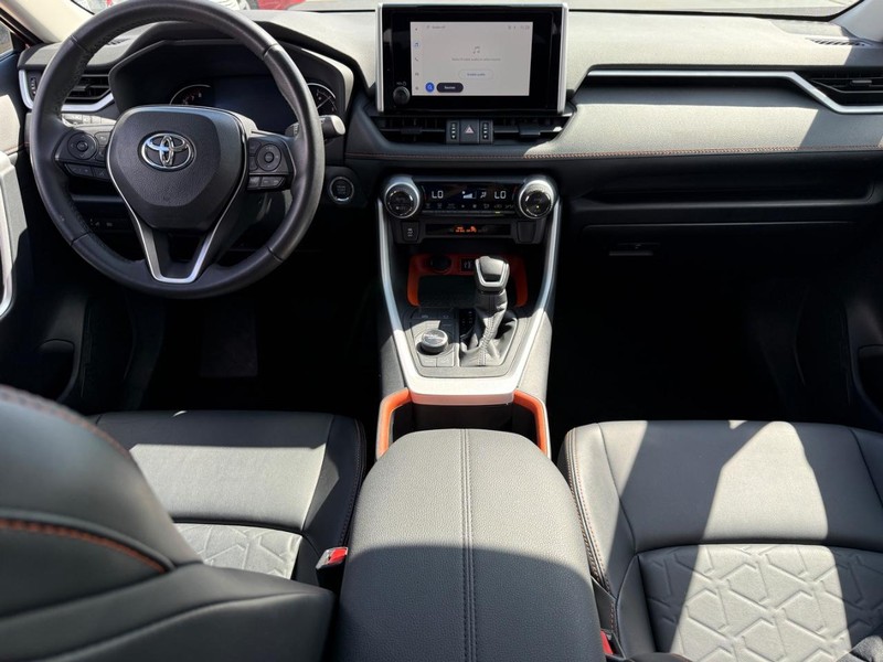 Toyota RAV4 Vehicle Image 12
