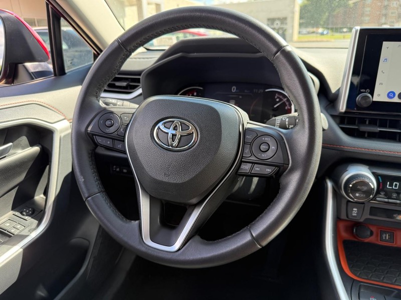 Toyota RAV4 Vehicle Image 13