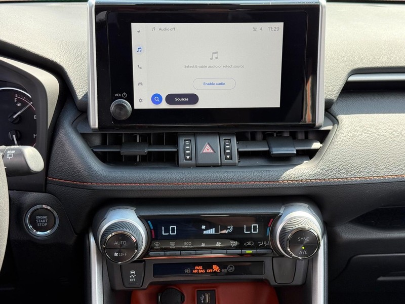 Toyota RAV4 Vehicle Image 14
