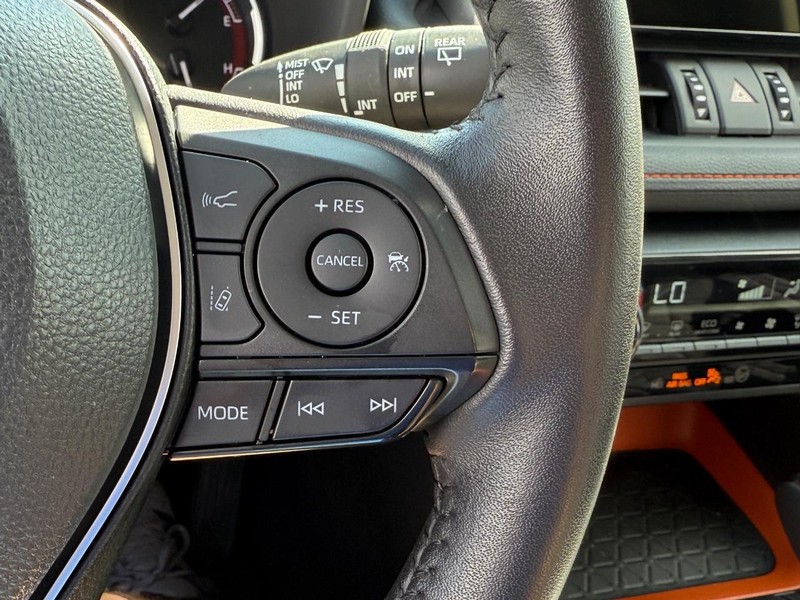 Toyota RAV4 Vehicle Image 18