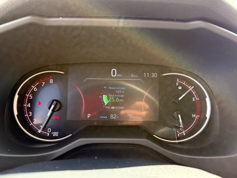 Toyota RAV4 Vehicle Image 19