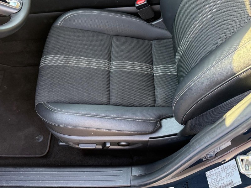Mazda CX-50 Vehicle Image 15