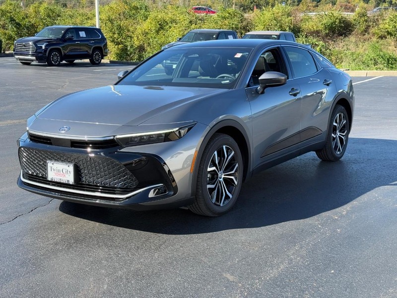 Toyota Crown Vehicle Image 9