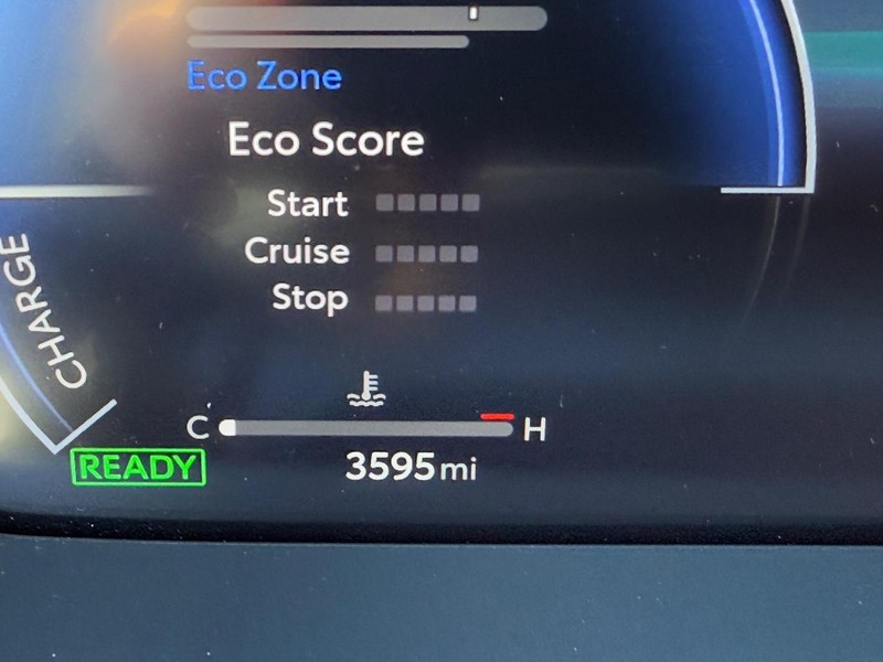 Toyota Crown Vehicle Image 21