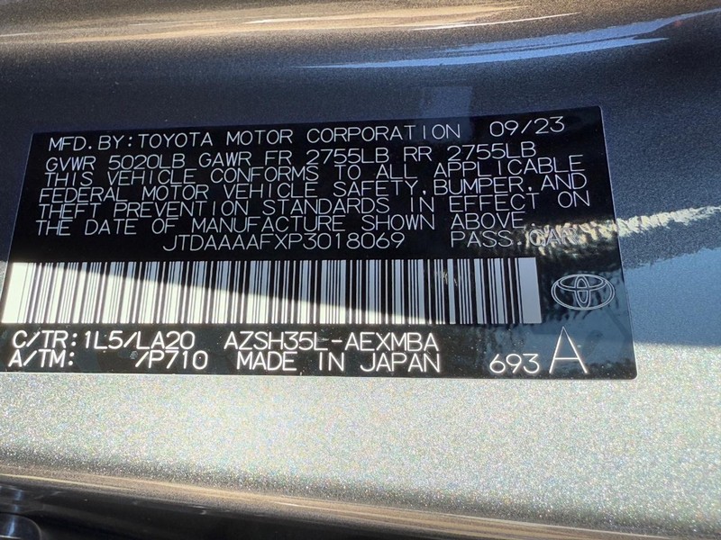 Toyota Crown Vehicle Image 24