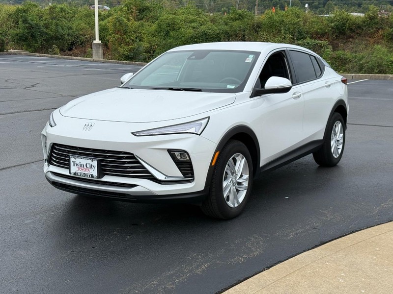 Buick Envista Vehicle Image 8