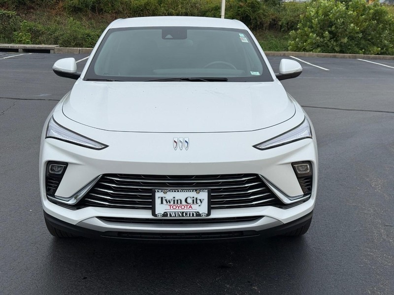 Buick Envista Vehicle Image 9