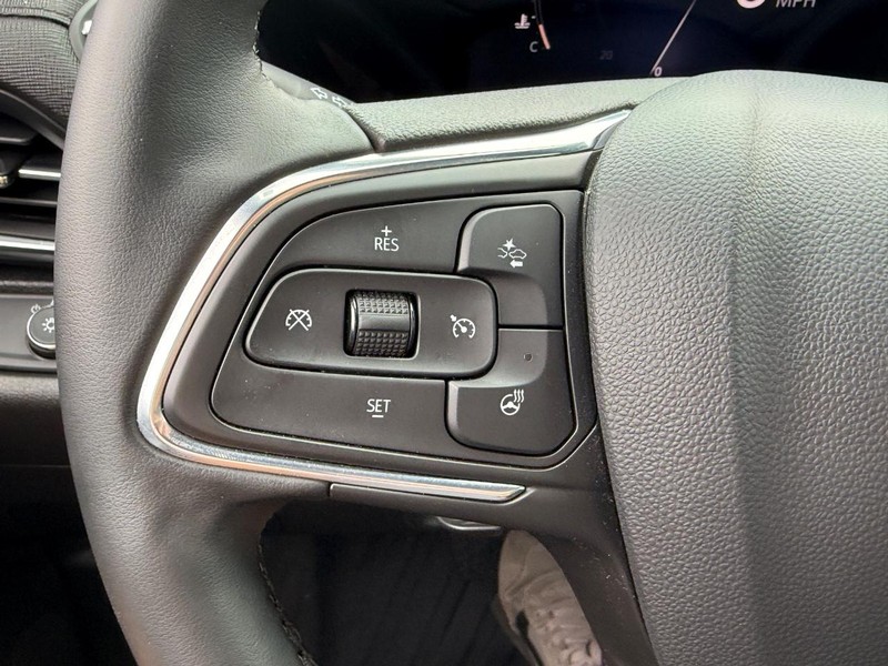 Buick Envista Vehicle Image 17