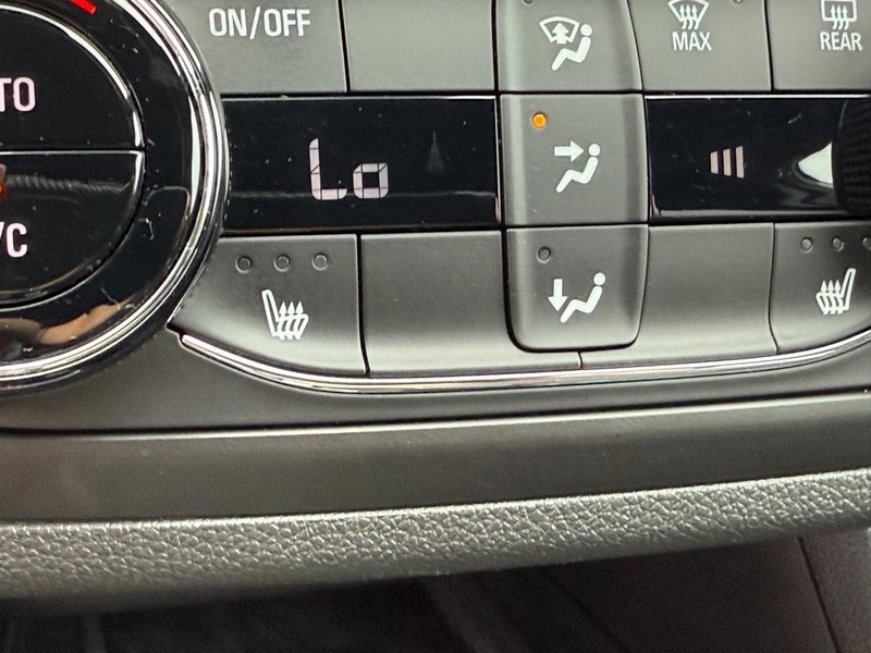 Buick Envista Vehicle Image 22