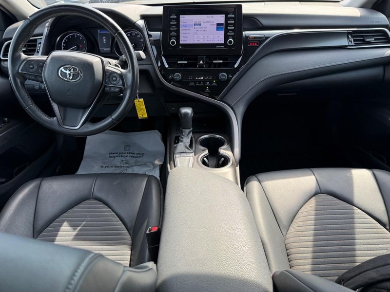 Toyota Camry Vehicle Image 12