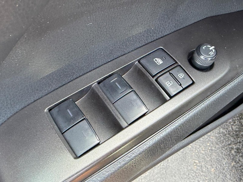 Toyota Camry Vehicle Image 15