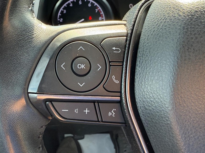 Toyota Camry Vehicle Image 17