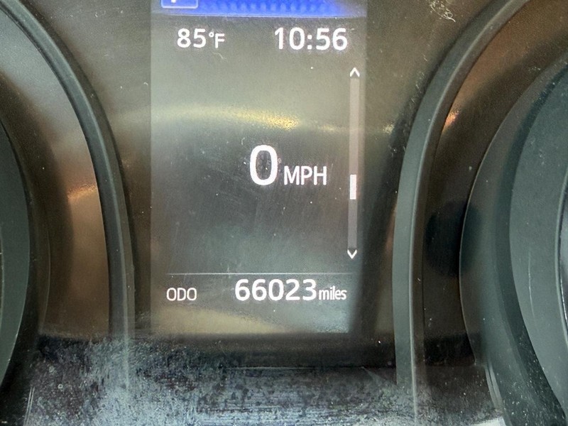 Toyota Camry Vehicle Image 20