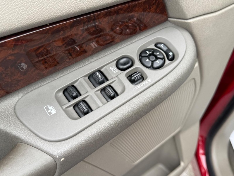 Dodge Ram 2500 Vehicle Image 15